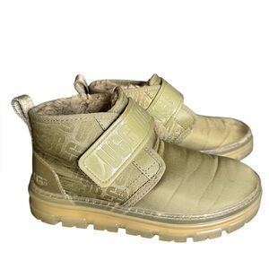 UGG Australian neumel